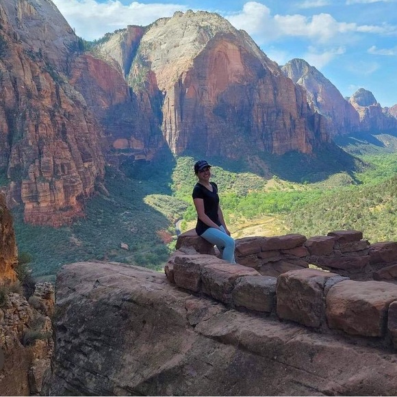 Meet Your Posher, Shelby - Picture 7 of 11